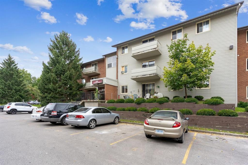 170186 Berkshire Drive 362388 Wonderland Rd S, London Apartment